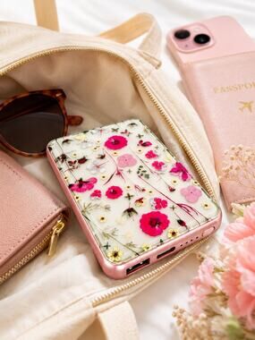 Heyday 5000mAh Floral Power Bank USB-C Portable Charger Pink Pressed Flower